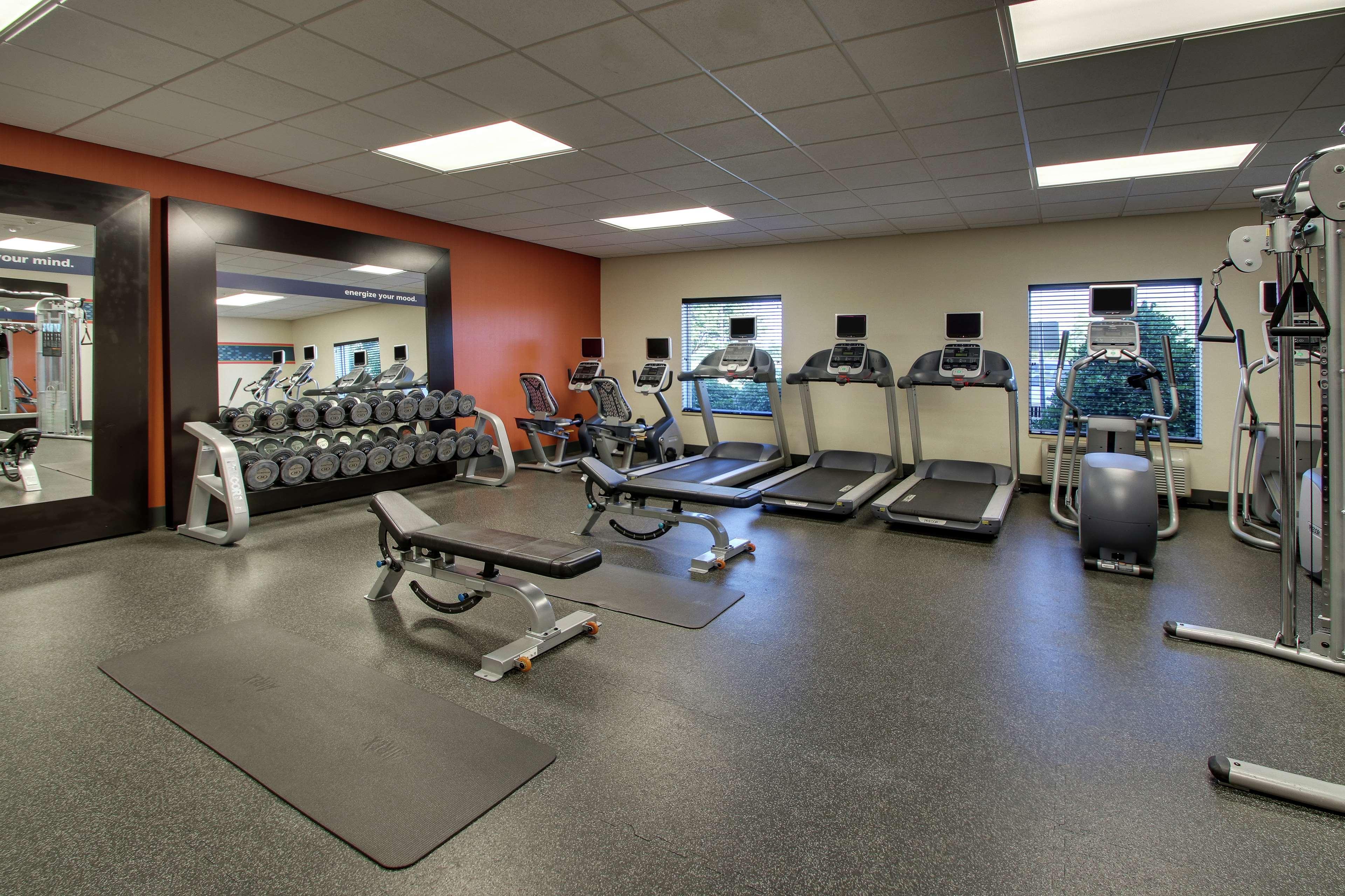 Hampton Inn Vernon Buitenkant foto